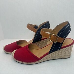 NWOT - Tommy Hilfiger Women's Nilsa Wedge Sandals - Size 10